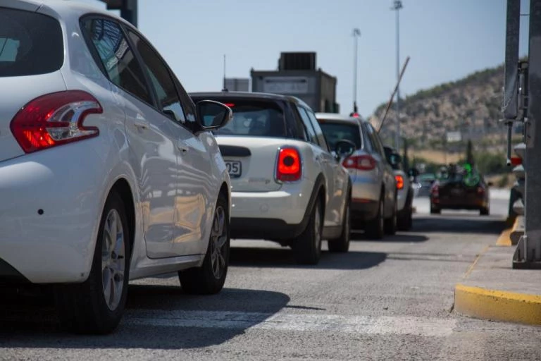 Μας κοροϊδεύουν! Σπίρτζης: Δεν θα μπουν διόδια σε Βαρυμπόμπη και Άγιο Στέφανο, αλλά θα υπάρχει χρέωση